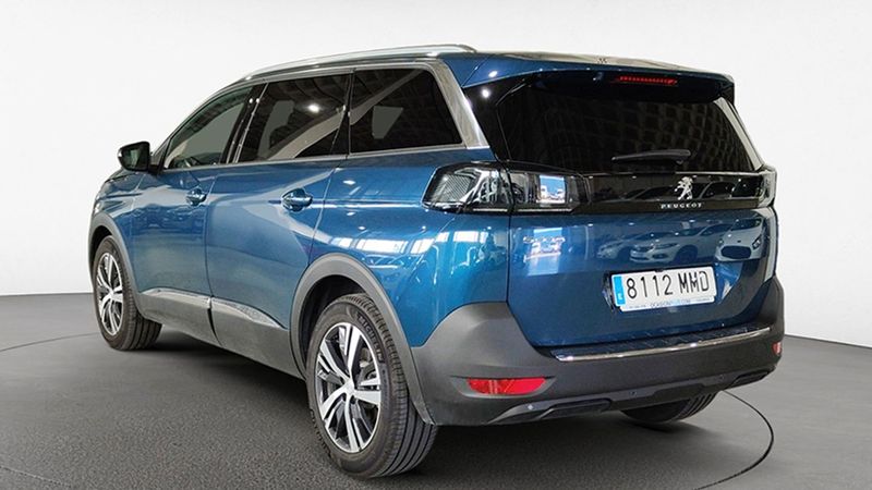 Peugeot 5008 • 2023 • 6,418 km 4