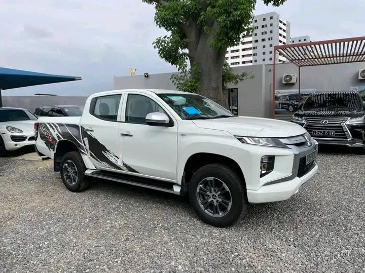 Mitsubishi L200 • 2022 • 0 km 1