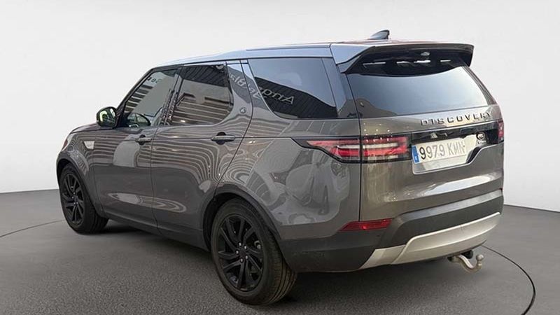 Land Rover Discovery • 2018 • 73,000 km 3