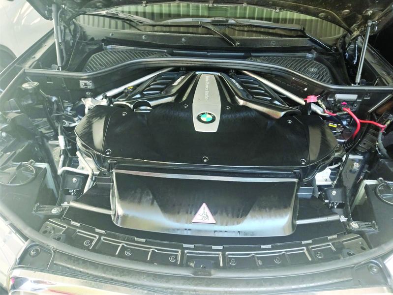 BMW X5 • 2015 • 85,306 km 6