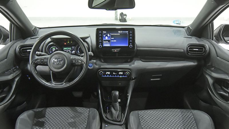 Toyota Yaris • 2021 • 14,534 km 5