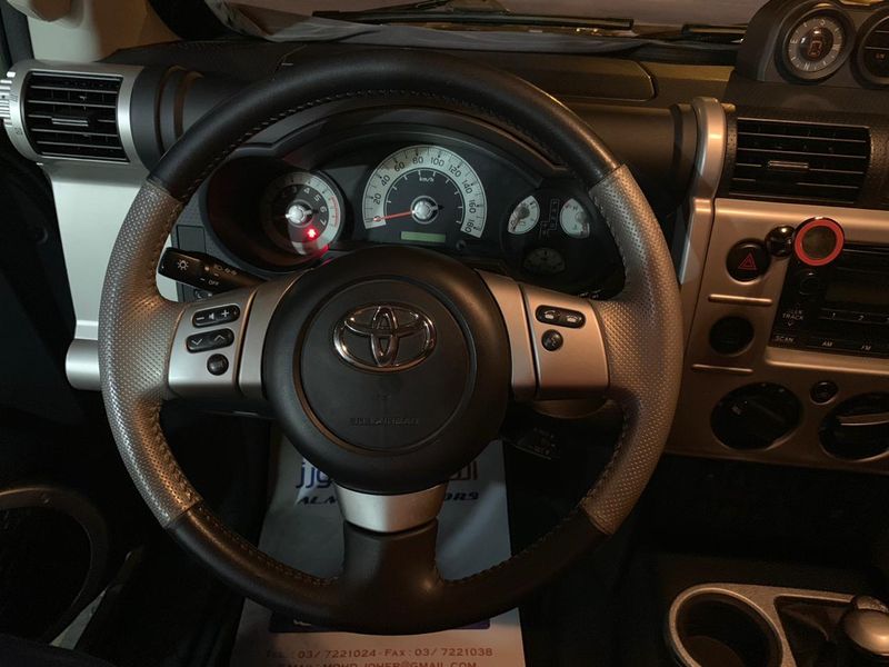 Toyota FJ Cruiser • 2014 • 33,000 km 11