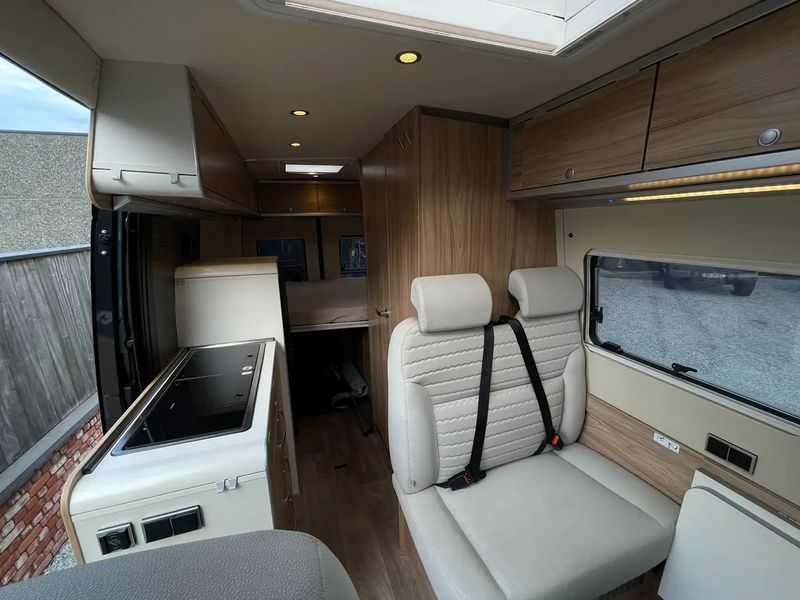 Mercedes-Benz Sprinter • 2021 • 20,800 km 14