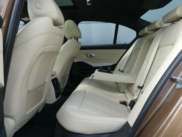 BMW 3 Series • 2019 • 36,609 km 21