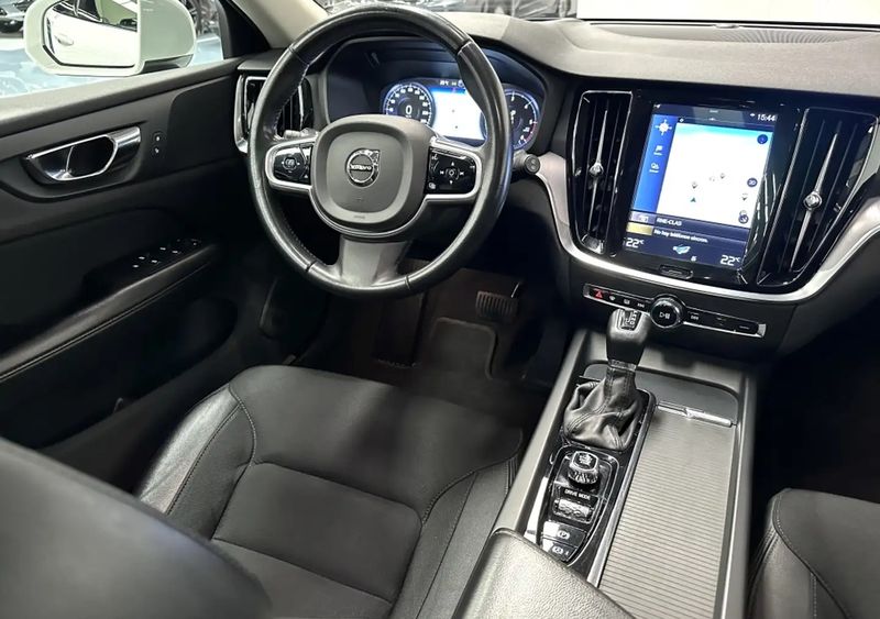 Volvo V60 • 2019 • 125,000 km 6