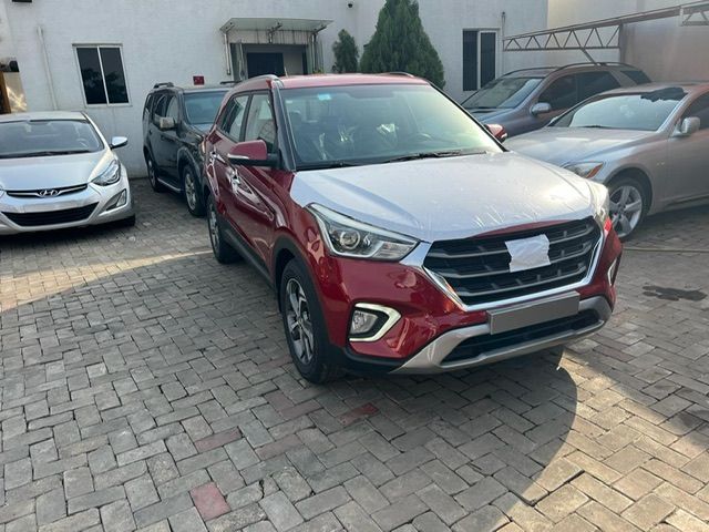 Hyundai Creta • 2021 • 14 km 1