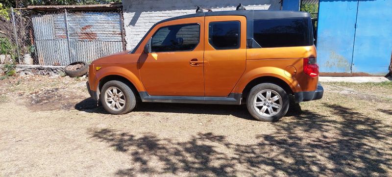 Honda Element • 2006 • 197,687 km 11