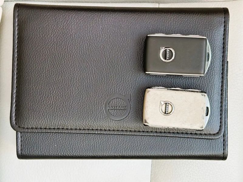 Volvo XC60 • 2019 • 121,800 km 10