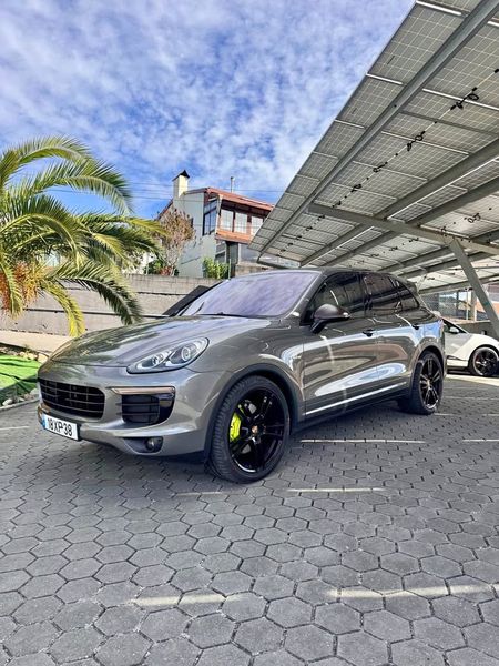 Porsche Cayenne • 2015 • 255,000 km 1
