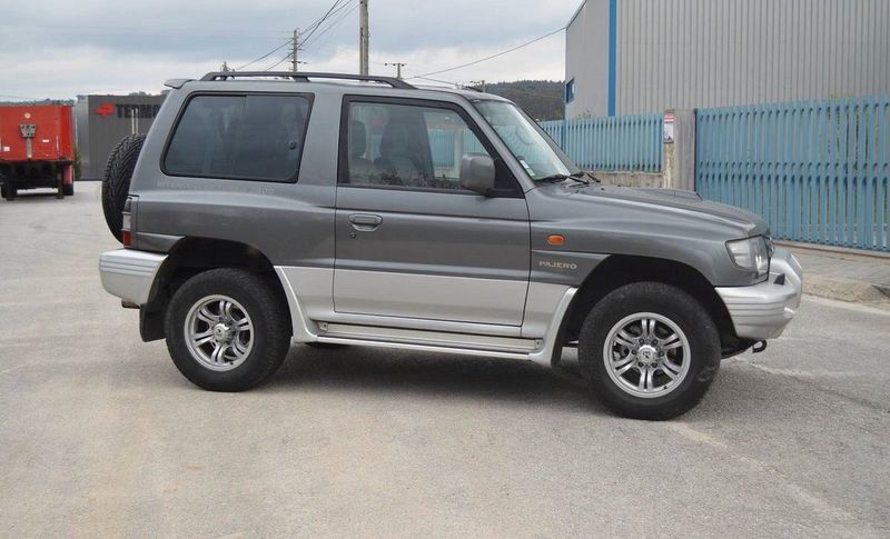 Mitsubishi Pajero • 2000 • 250,000 km 3