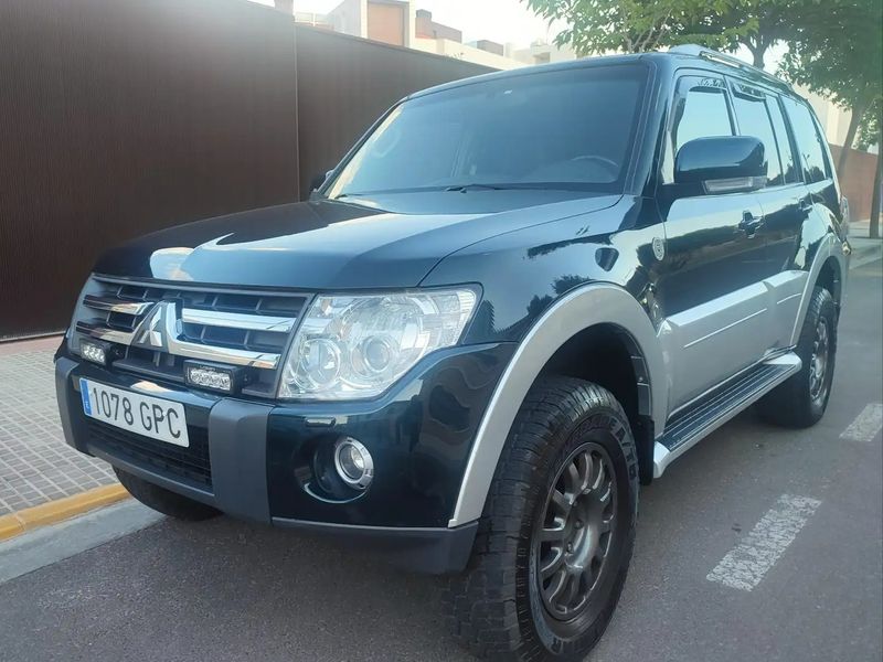 Mitsubishi Montero • 2009 • 155,000 km 1