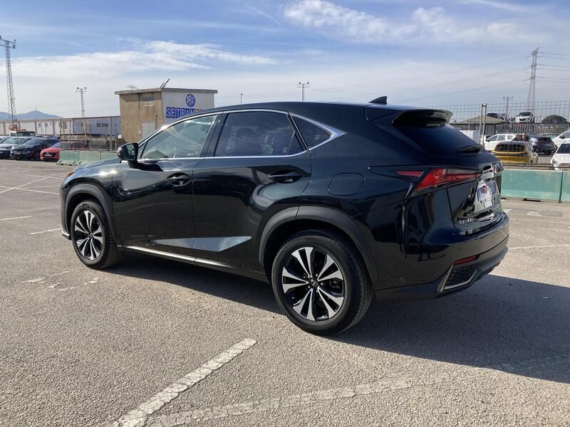 Lexus NX • 2020 • 52,570 km 3