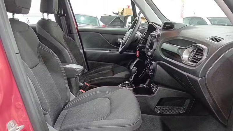 Jeep Renegade • 2023 • 73,931 km 24