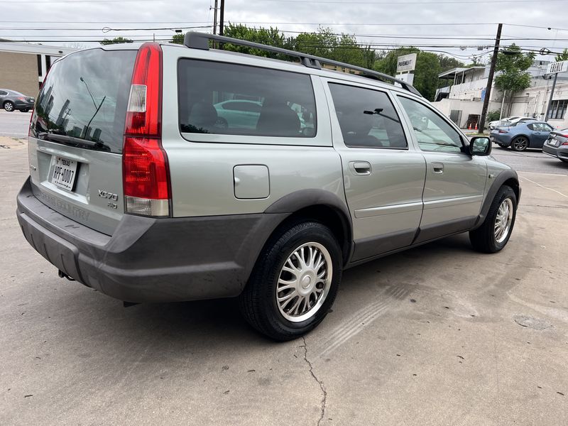Volvo S60 • 2004 • 134,000 mi 8