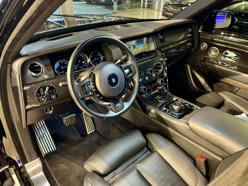 Rolls-Royce Cullinan • 2021 • 48,600 km 21