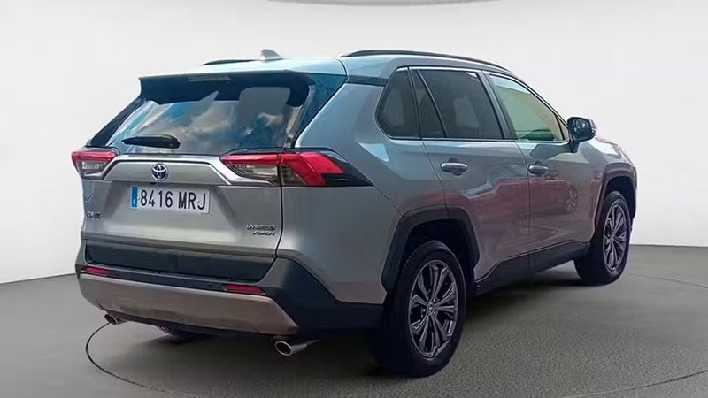 Toyota RAV4 • 2024 • 78,000 km 2