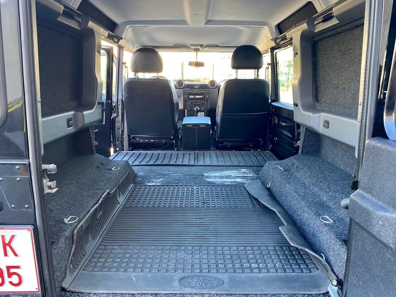 Land Rover Defender • 2014 • 46,000 km 4