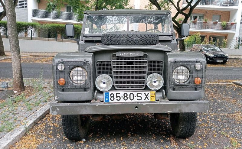 Land Rover LR4 • 1980 • 50,000 km 1