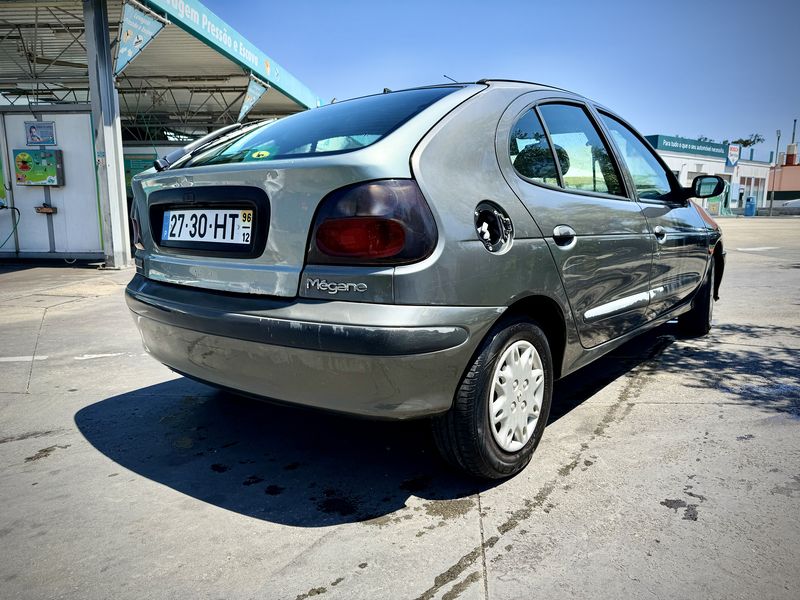 Renault Mégane • 1996 • 113,088 km 3