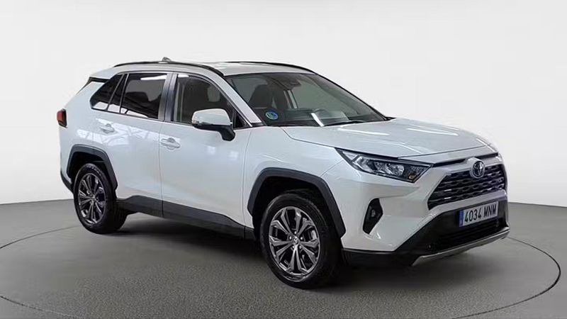 Toyota RAV4 • 2024 • 14,793 km 3