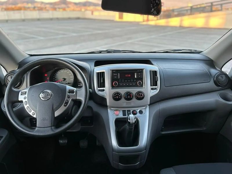 Nissan NV200 • 2018 • 73,000 km 2