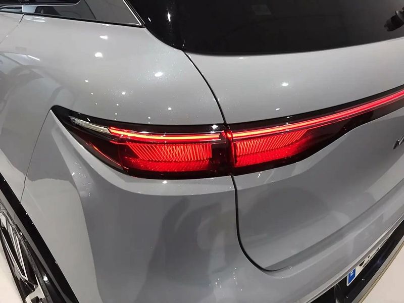 Renault Mégane • 2023 • 12,222 km 8