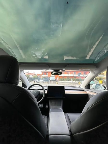 Tesla Model 3 • 2021 • 65,000 km 9