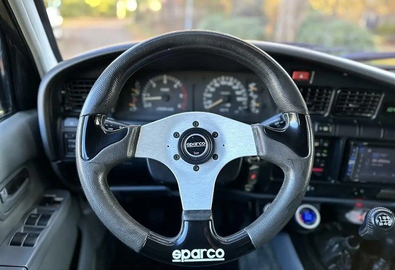 Toyota Land Cruiser • 1990 • 276,000 km 2