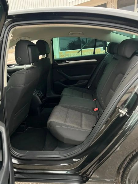 Volkswagen Passat • 2019 • 94,000 km 7