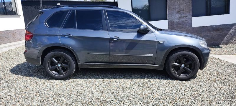 BMW X5 • 2013 • 112,000 km 11