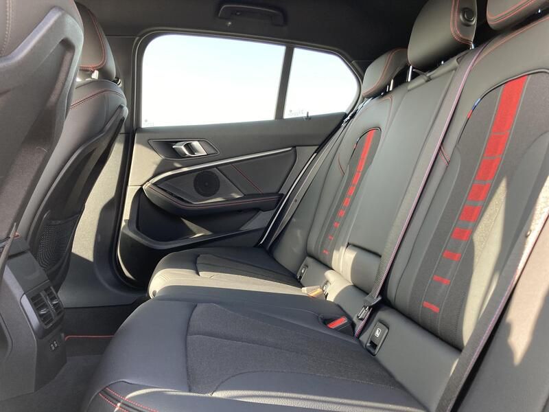 BMW 1 Series • 2021 • 97,297 km 18