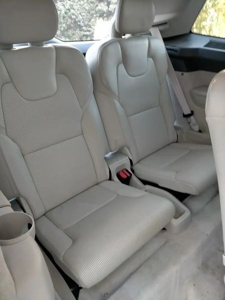 Volvo XC90 • 2018 • 185,000 km 3