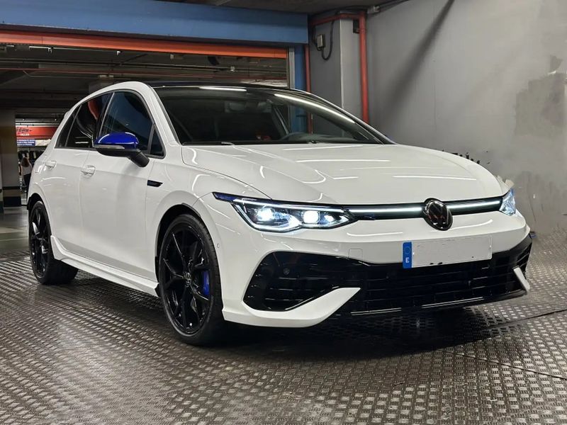 Volkswagen Golf • 2024 • 8,900 km 1