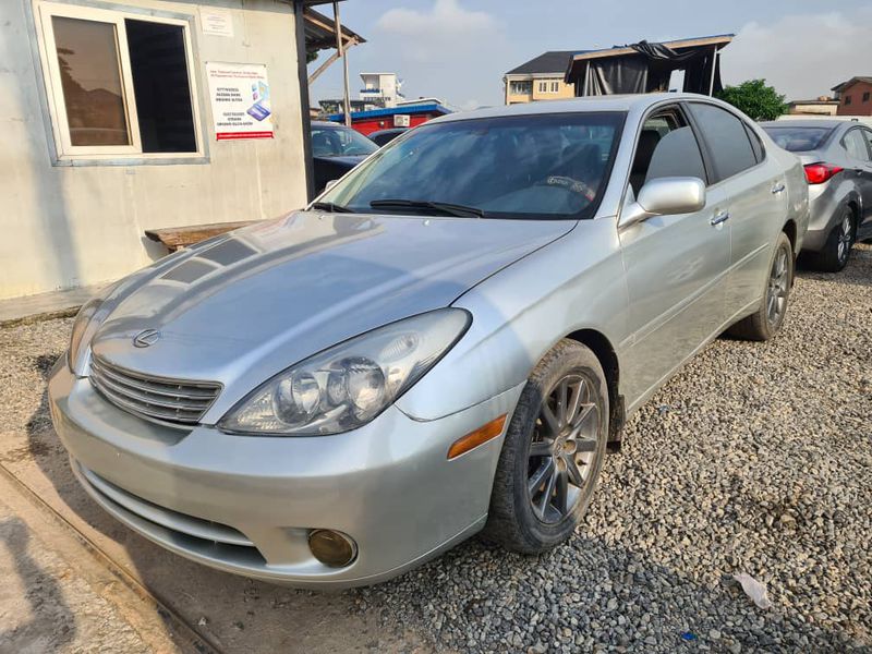Lexus ES 330 • 2004 • 102,864 km 1