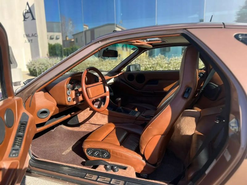 Porsche 928 • 1987 • 99,990 km 8