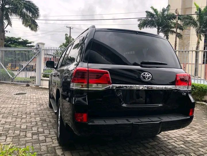 Toyota Land Cruiser • 2020 • 0 km 3