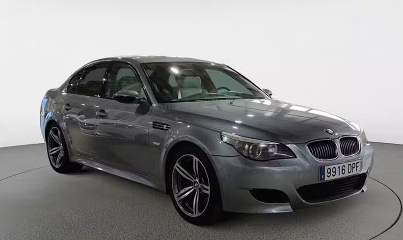BMW M5 • 2005 • 128,313 km 1