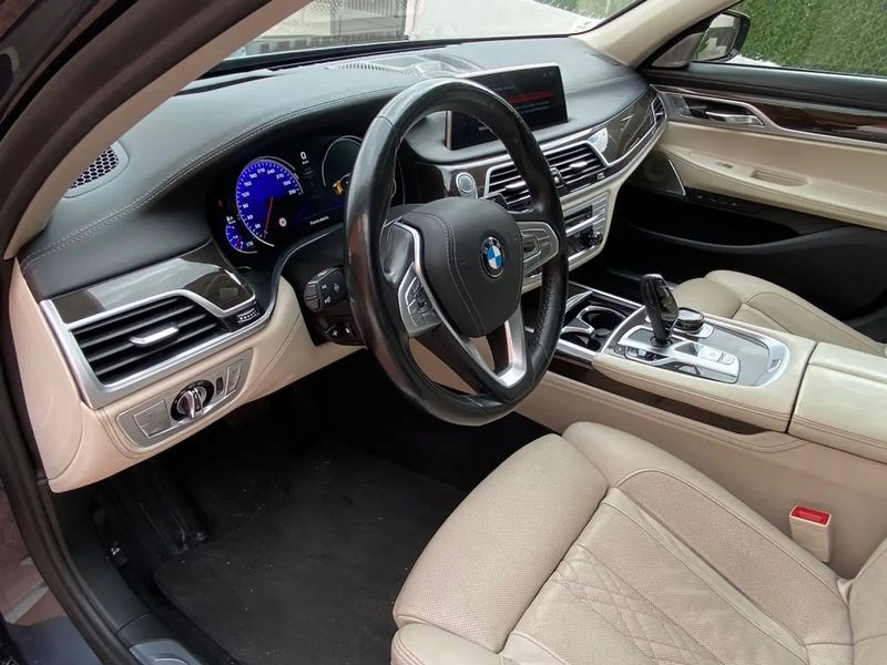 BMW 7 Series • 2018 • 101,000 km 11