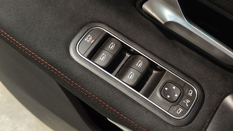 Mercedes-Benz 200 D • 2023 • 15,554 km 13