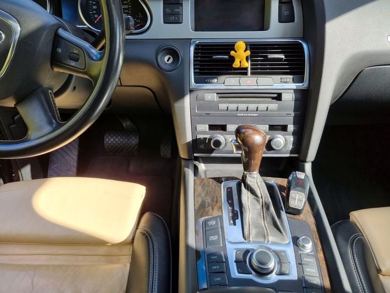 Audi Q7 • 2008 • 217,000 km 5