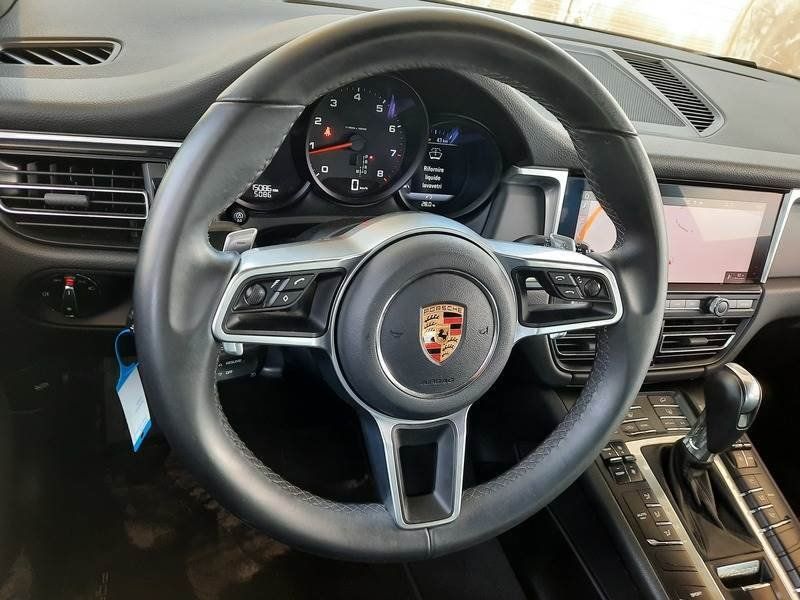 Porsche Macan • 2020 • 65,775 km 10