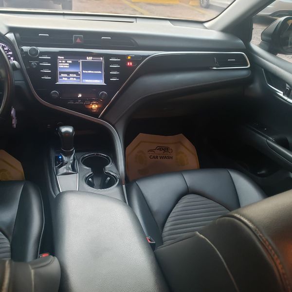 Toyota Camry • 2018 • 2 km 12