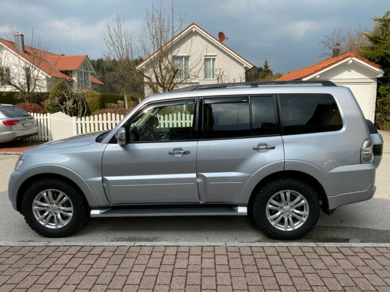 Mitsubishi Pajero • 2016 • 112,556 km 3