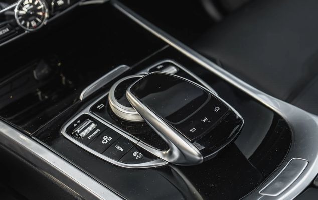 Mercedes-Benz G-Class • 2019 • 30,800 km 12