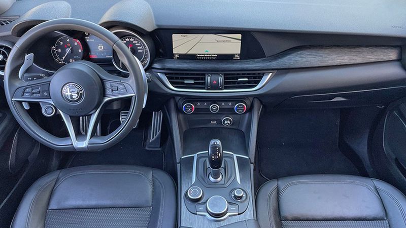 Alfa Romeo Stelvio • 2020 • 59,735 km 5