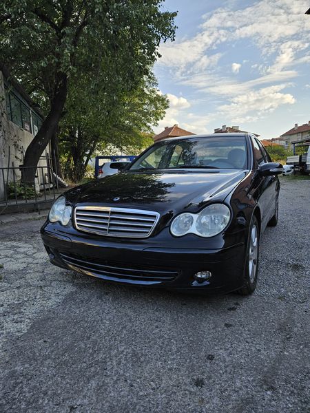 Mercedes-Benz C-Class • 2005 • 174,327 km 1