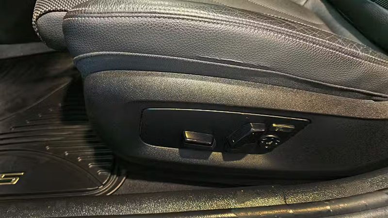 BMW 5 Series • 2017 • 110,173 km 7