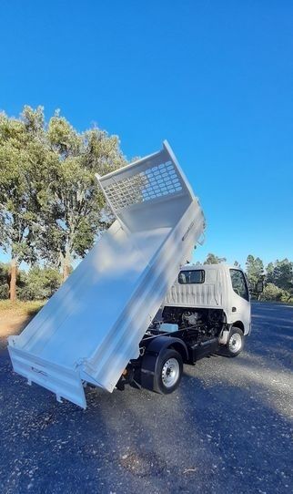 Toyota Dyna • 2003 • 160,000 km 6