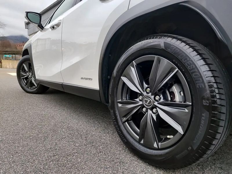 Lexus UX • 2020 • 66,000 km 7