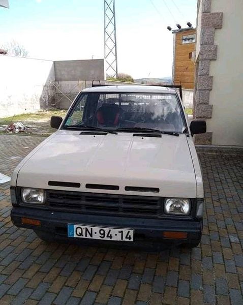 Nissan Pickup • 1988 • 250,000 km 1